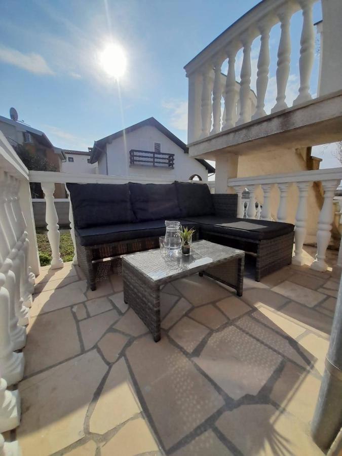 Apartmani Dorijan Vrsi Exterior foto